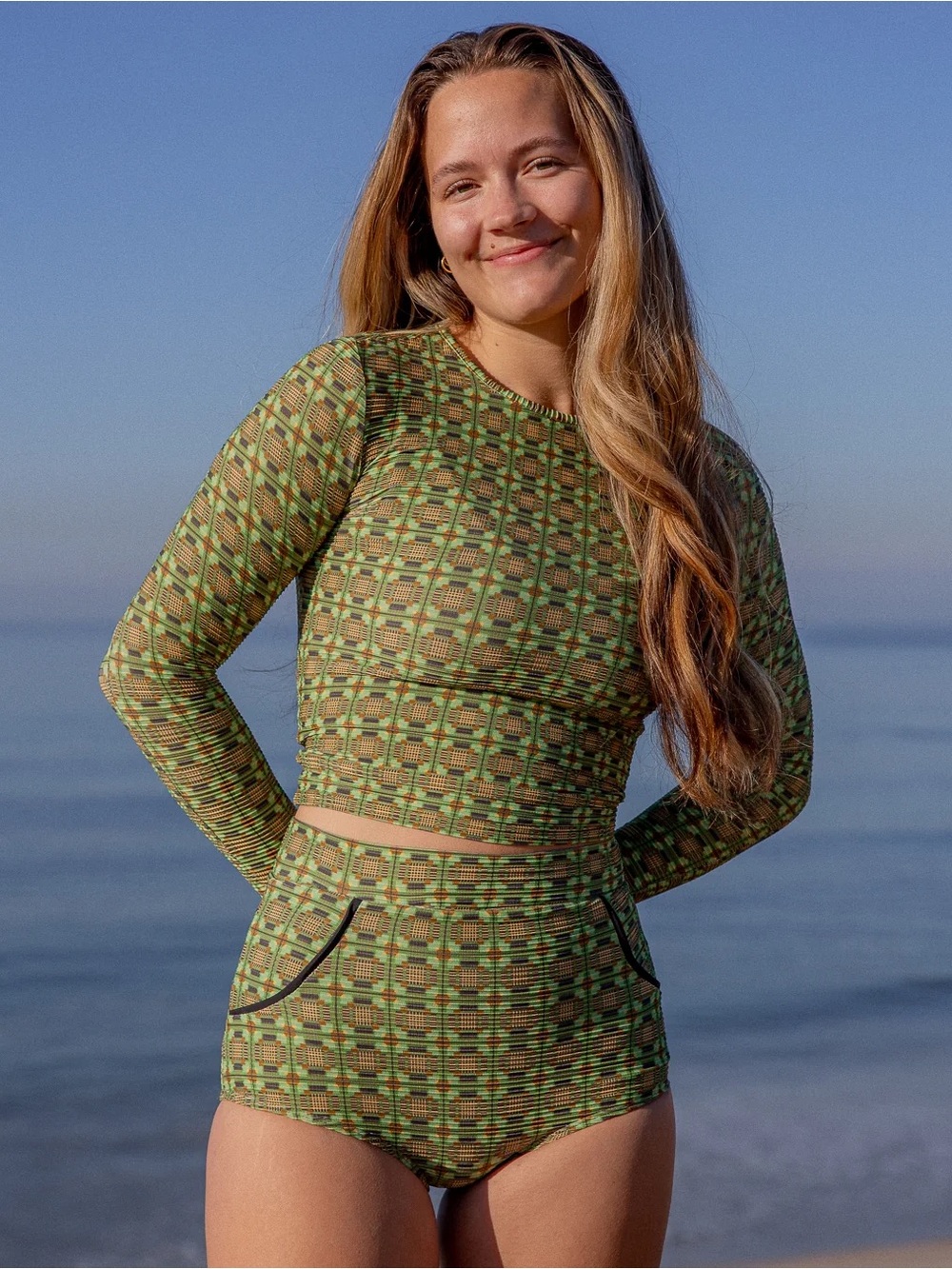 NWT new medium free people seea palomar crop top rashgaurd green pattern surf